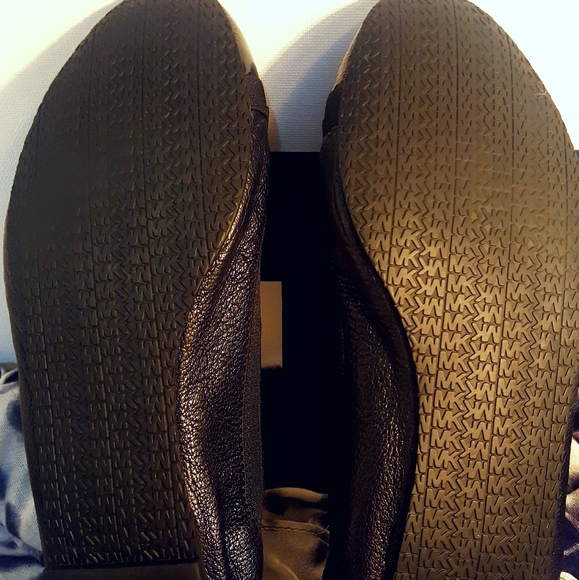 SOLD!! MICHAEL Michael Kors Dixi Ballet Leather - Picture 6 of 6